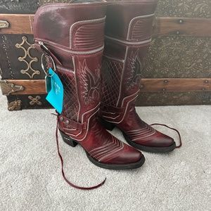 Lane Boots- 7.5 size. Red